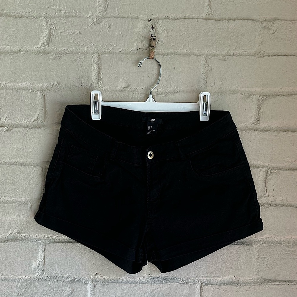 H & M size 6 black summer basic casual shorts